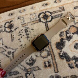 Apple Watch Series 5 – 41mm Rose Gold Aluminum Case